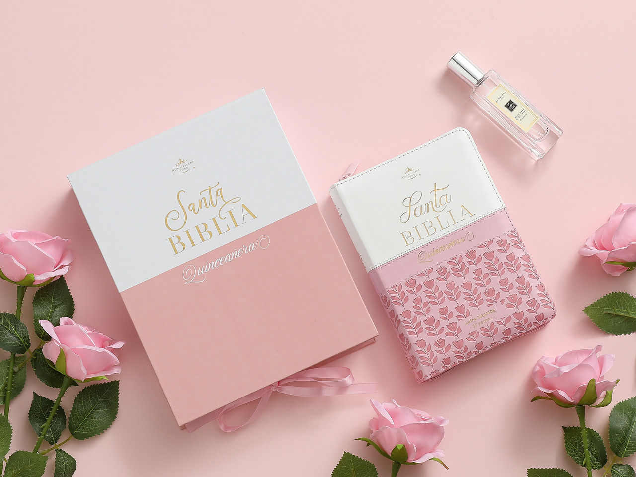 Biblia Quinceañera con Caja de Regalo – Índice y Cierre – Rosa y Blanco Símil Piel – RVR1960 - Imagen 5
