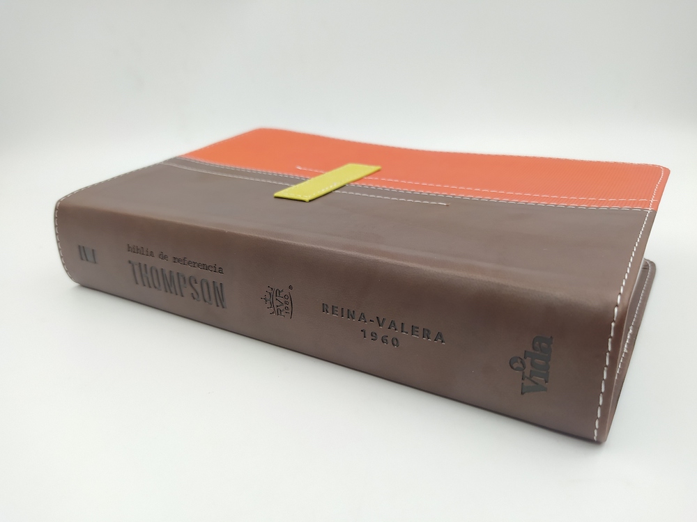 Biblia de Referencia Thompson, Tamaño personal, Dos tonos, Palabras de Jesús en Rojo - Imagen 4